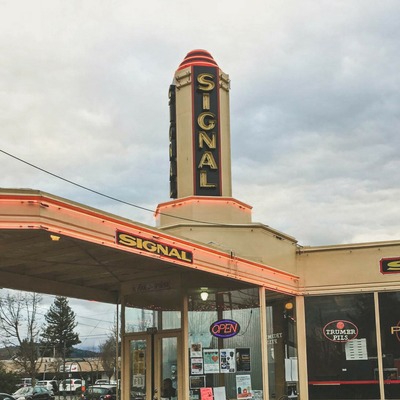 signal pizza building