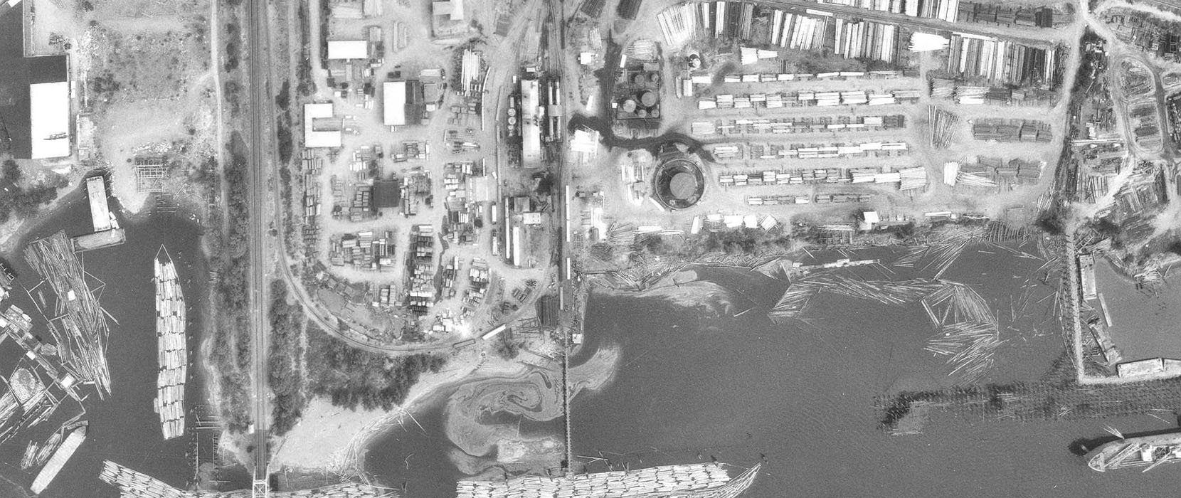 Aerial view of the McCormick & Baxter site operations, 1991